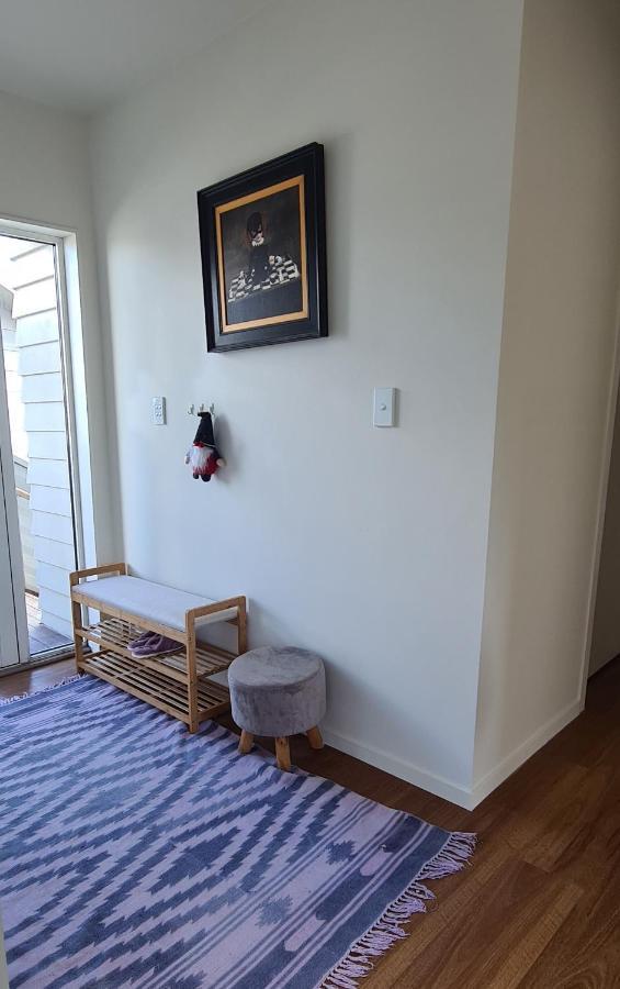 This Fabulous, Single-Level 3 Plus 1 Small Room With Folding Sofa Home Auckland Eksteriør billede