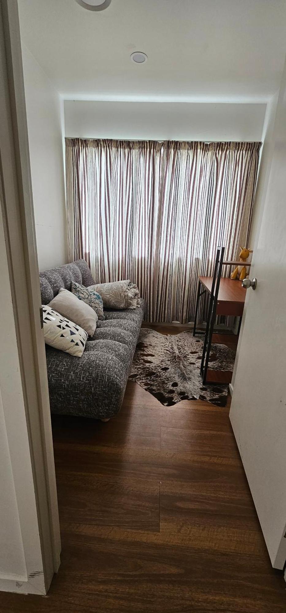 This Fabulous, Single-Level 3 Plus 1 Small Room With Folding Sofa Home Auckland Eksteriør billede